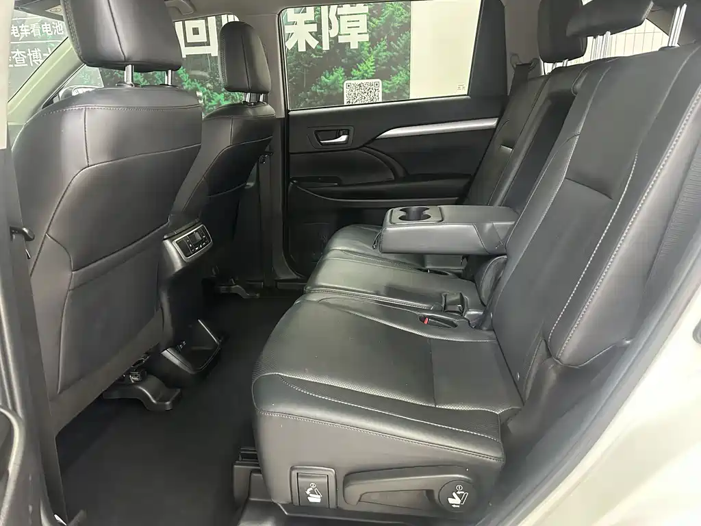 Toyota Highlander 2022 — фото 13