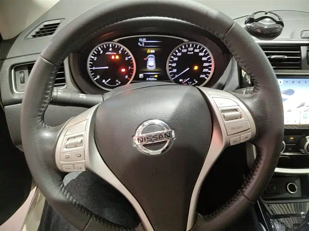 Nissan Tiida 2022 — фото 11