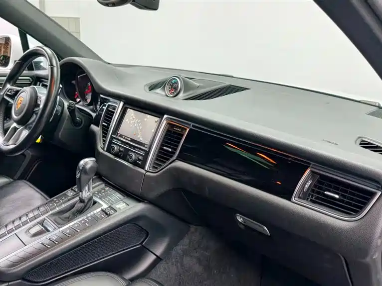 Porsche Macan 2015 — фото 11