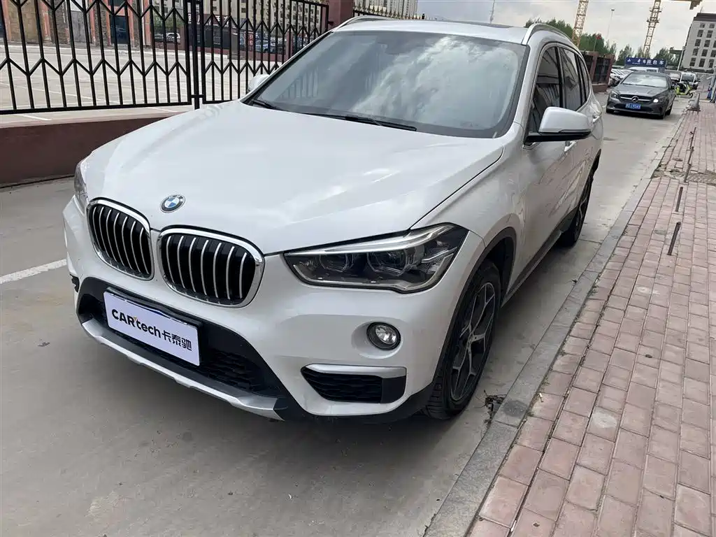 BMW X1 2018 — фото 1