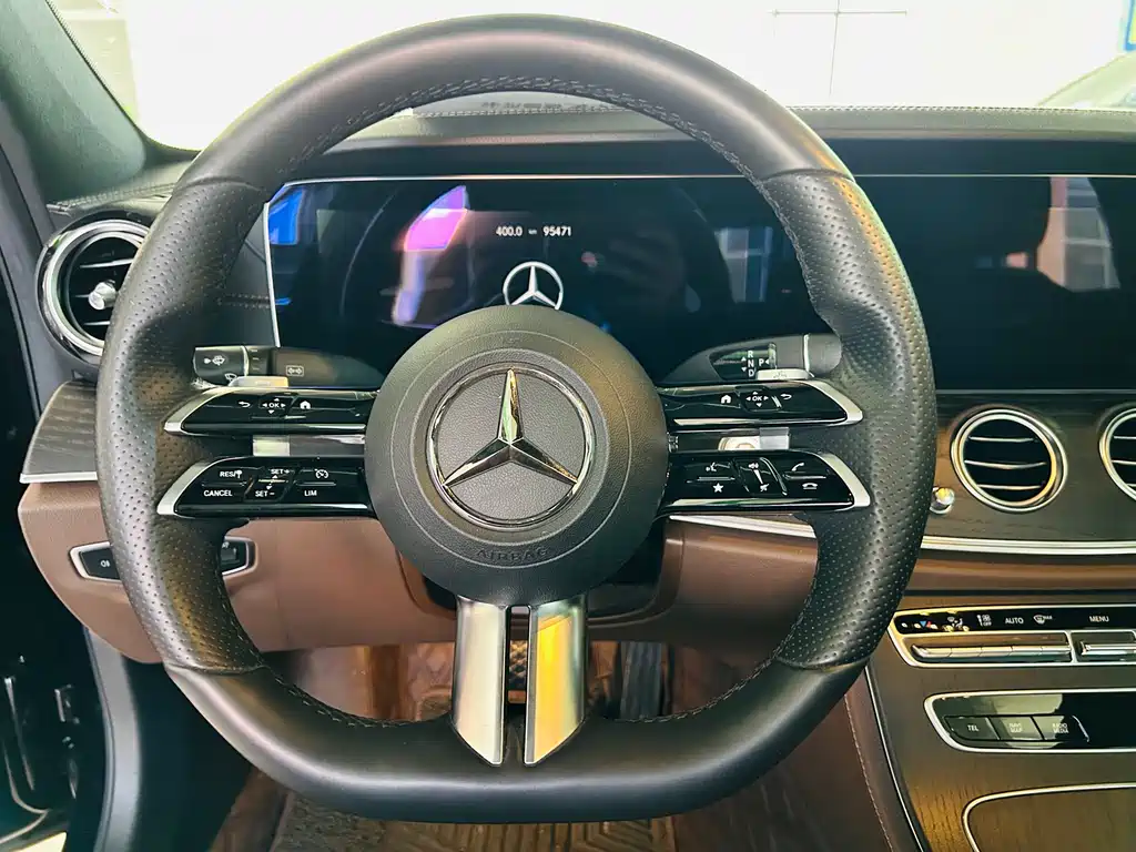 Mercedes-Benz E-Class 2022 — фото 12