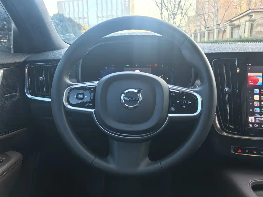Volvo V90 2023 — фото 18