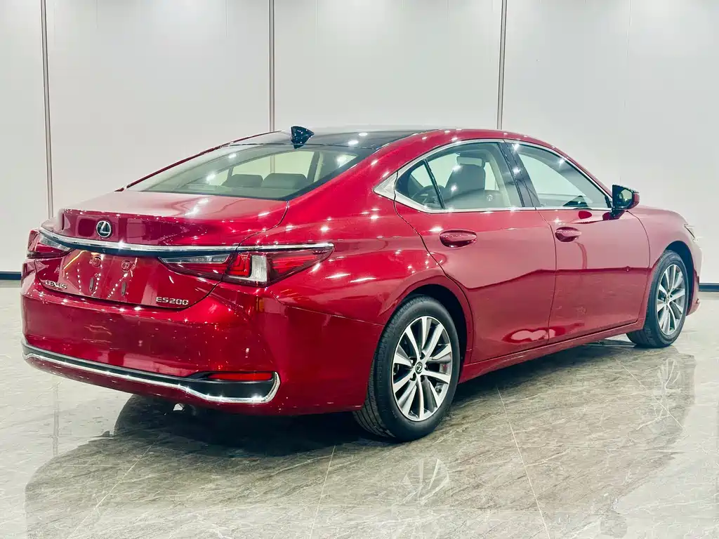 Lexus ES 2018 — фото 6
