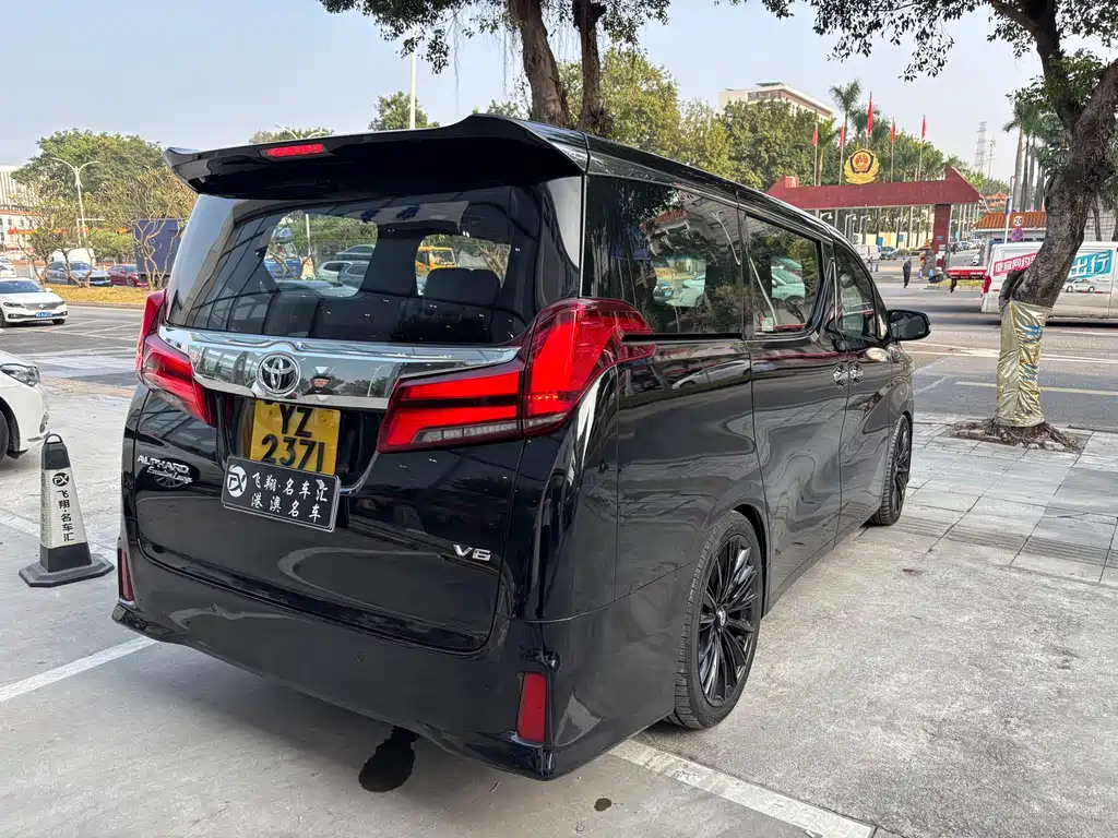 Toyota Alphard 2019 — фото 6