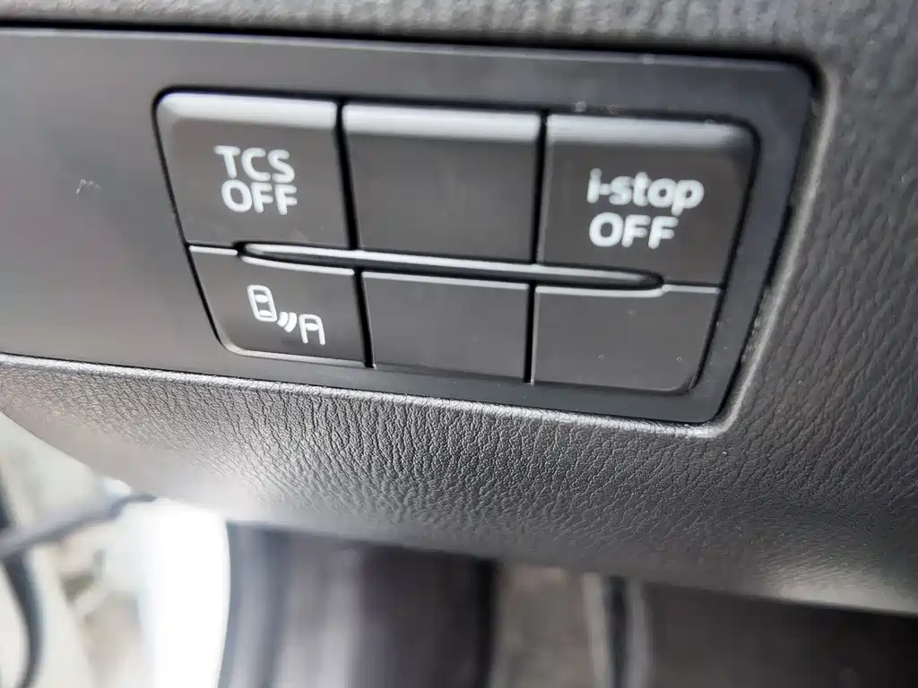 Mazda CX-4 2017 — фото 15