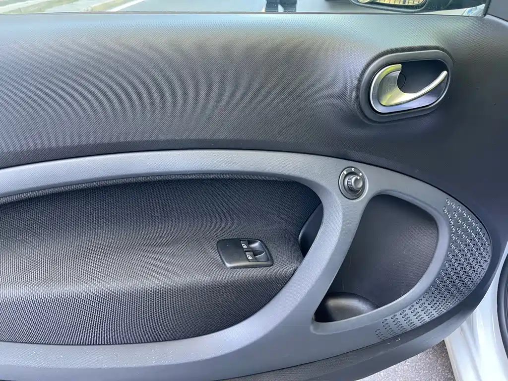 smart Fortwo 2018 — фото 8
