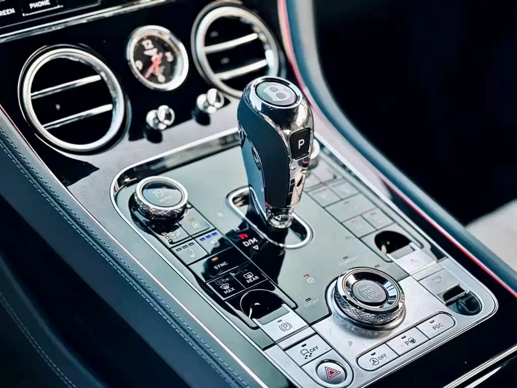 Bentley Continental 2021 — фото 7