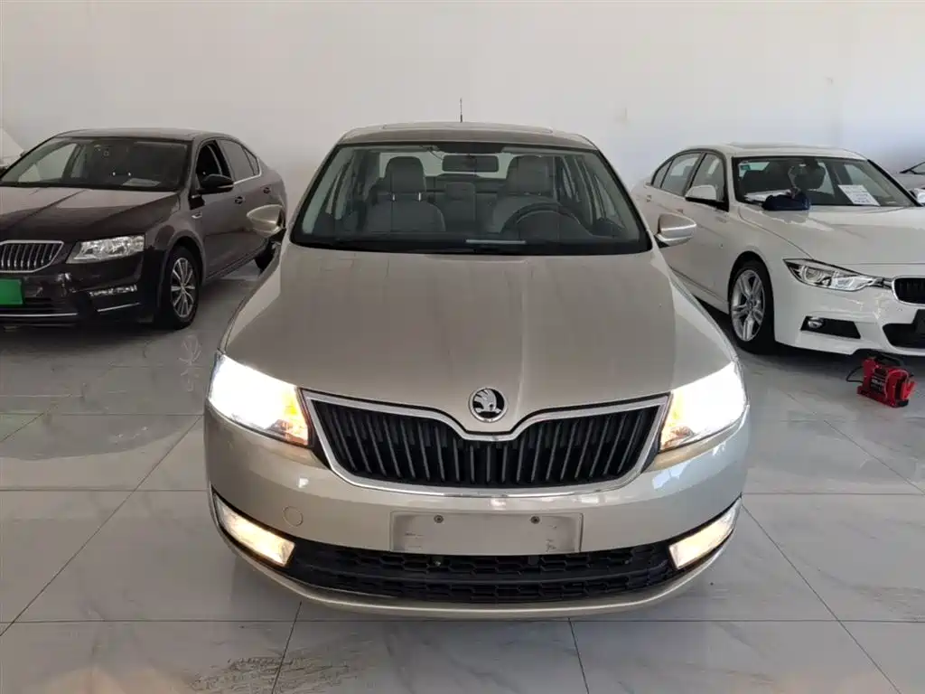 Skoda Rapid 2016 — фото 3
