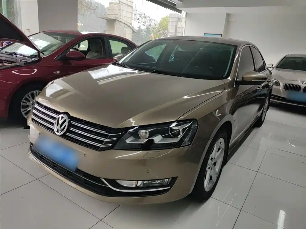 Volkswagen Passat 2014 — фото 1