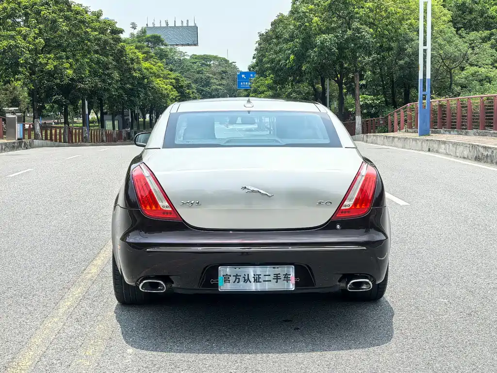 Jaguar XJ 2014 — фото 19