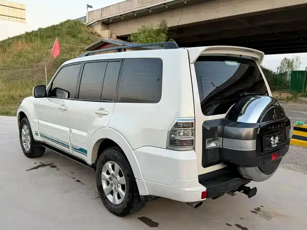 Mitsubishi Pajero 2019