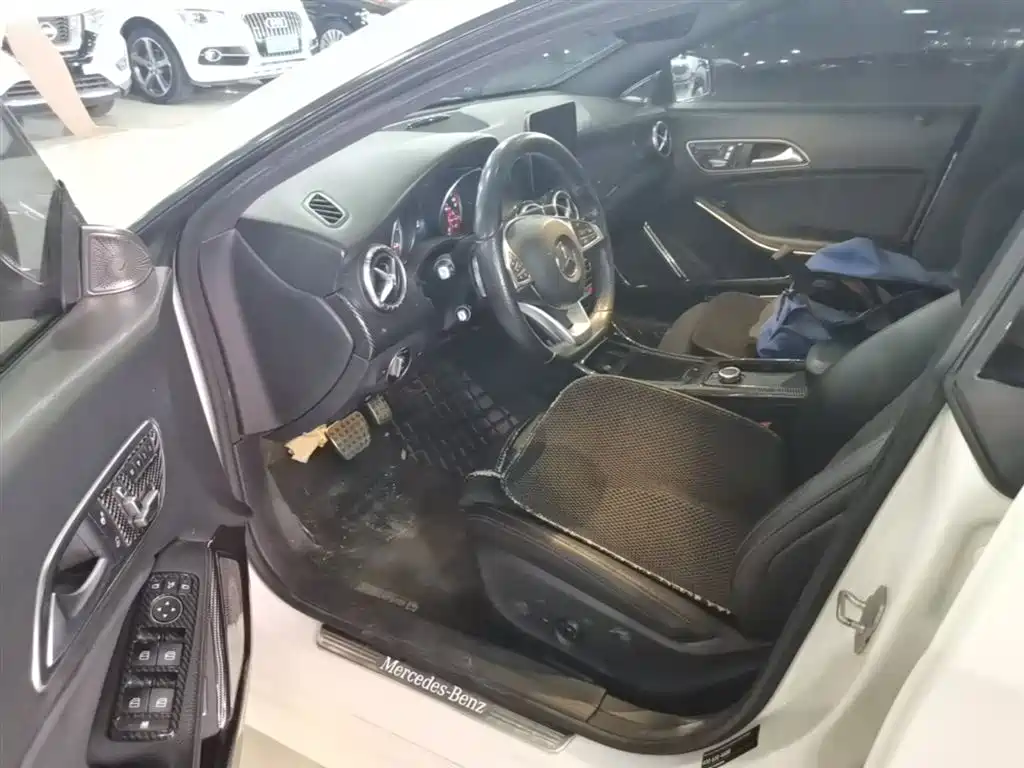 Mercedes-Benz CLA 2017 — фото 16