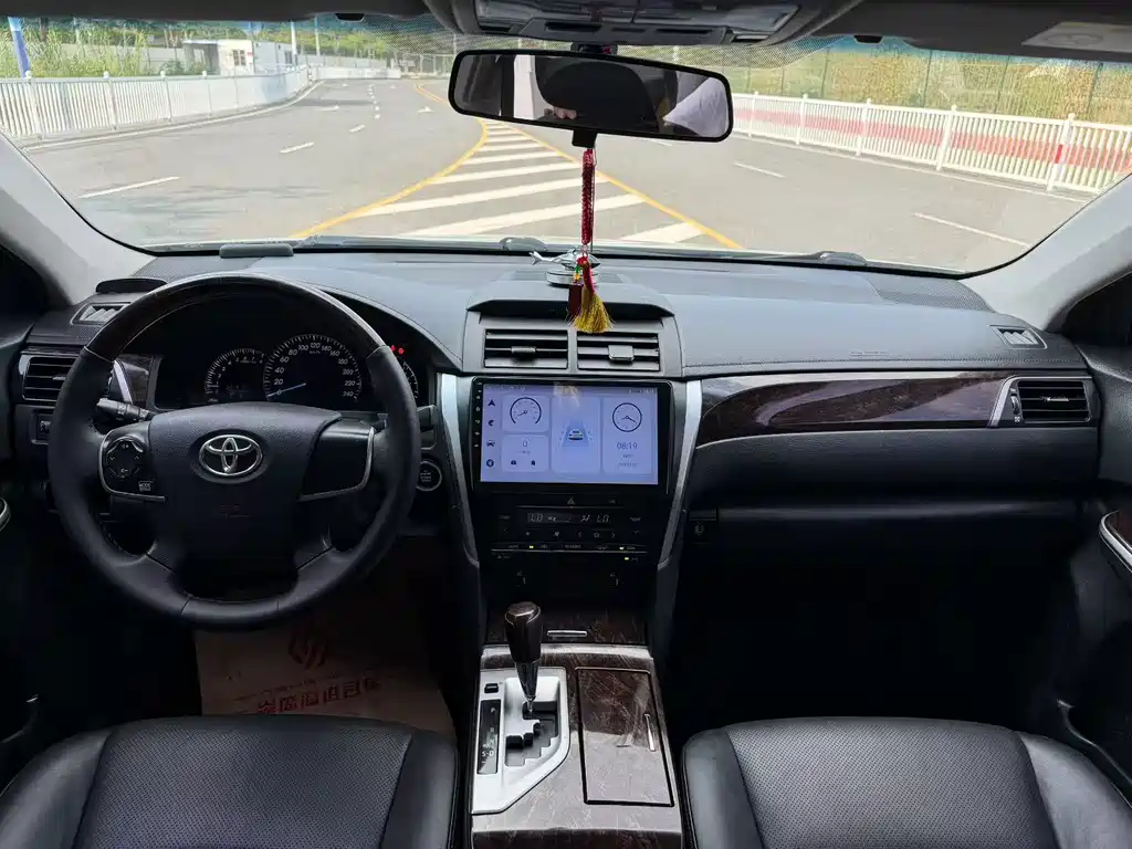 Toyota Camry 2016 — фото 7