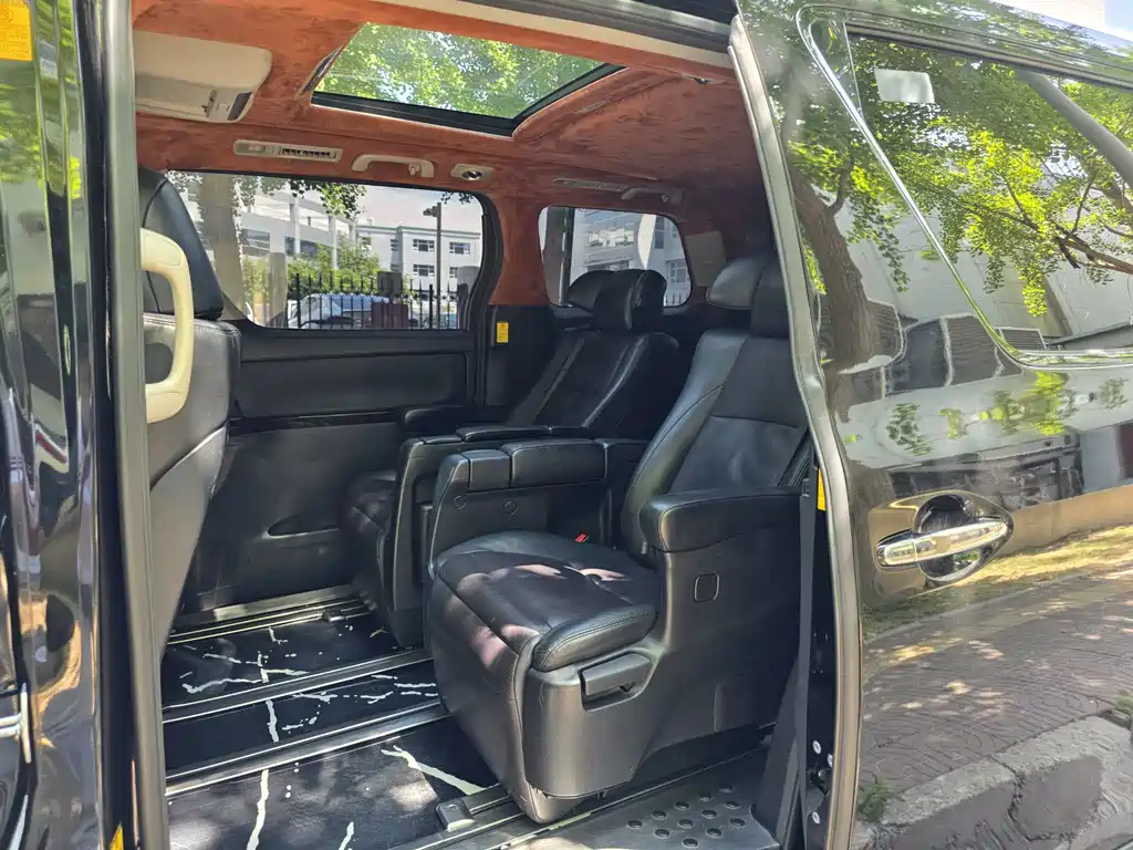 Toyota Alphard 2014 — фото 30