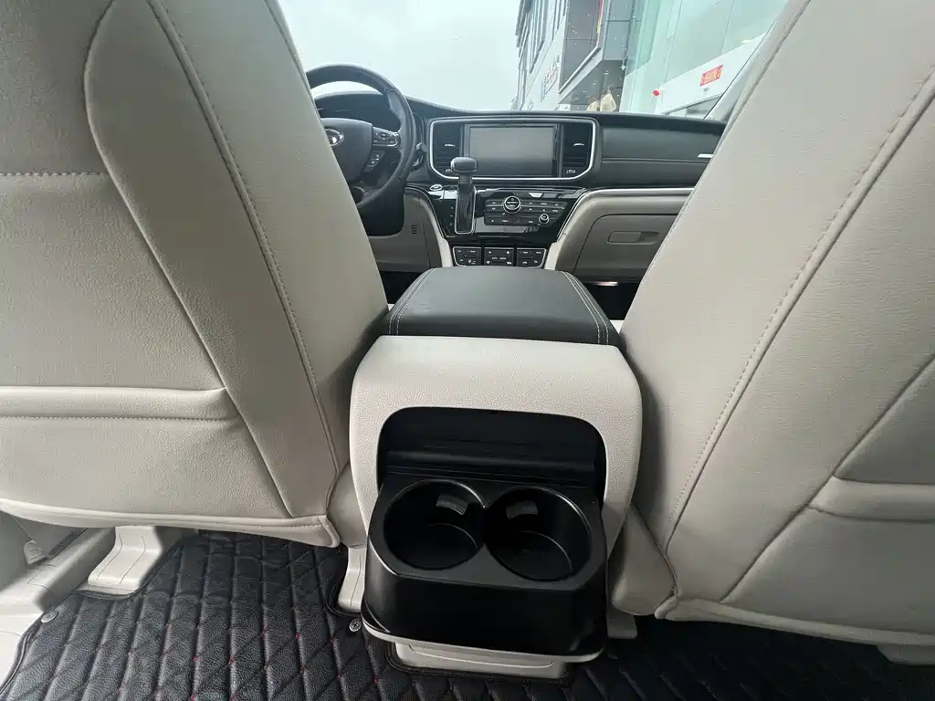 GAC Motor Trumpchi M8 2018 — фото 17