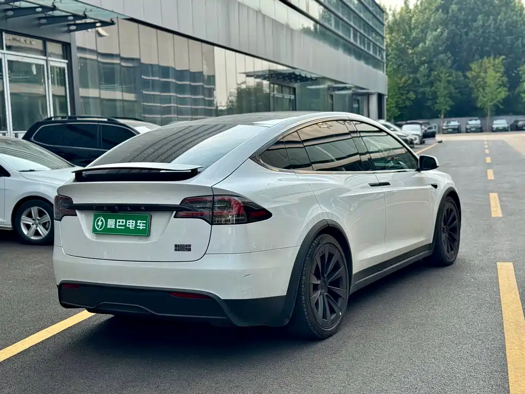 Tesla Model X 2024 — фото 6