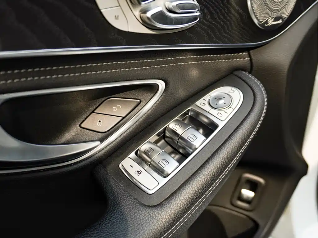 Mercedes-Benz C-Class 2020 — фото 11