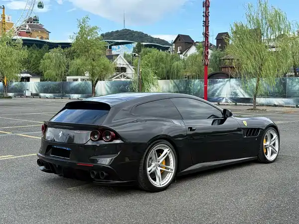 Ferrari GTC4Lusso 2018