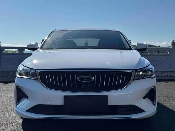 Geely Emgrand 2023