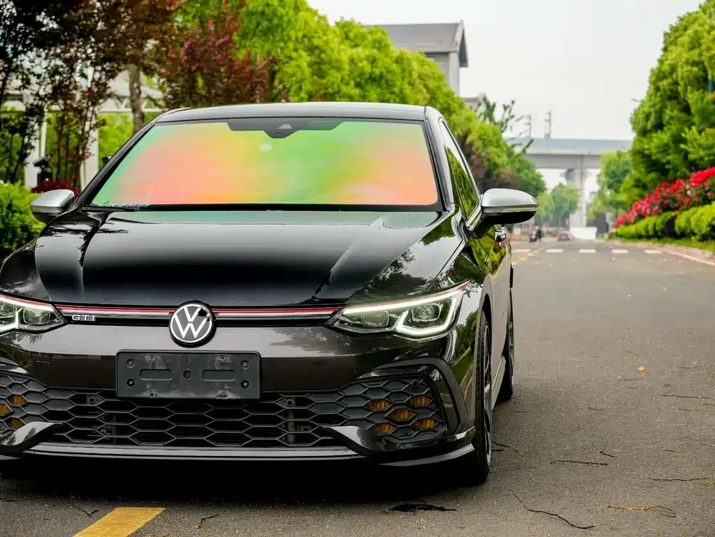 Volkswagen Golf GTI 2022 — фото 10