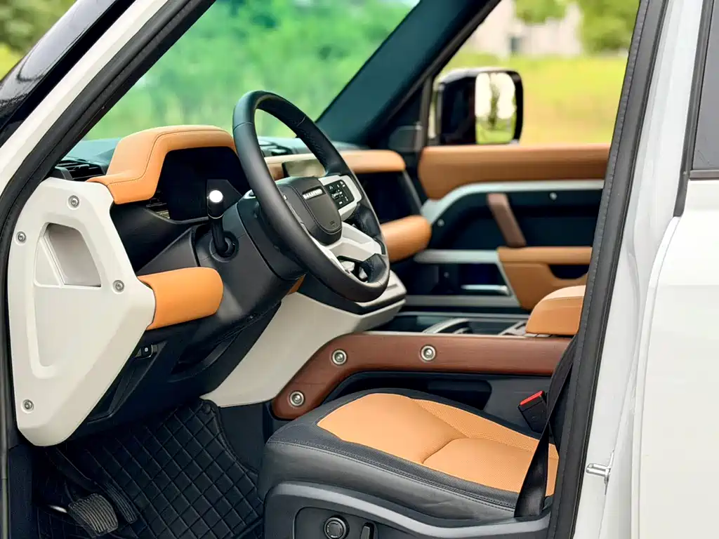 Land Rover Defender 2024 — фото 13