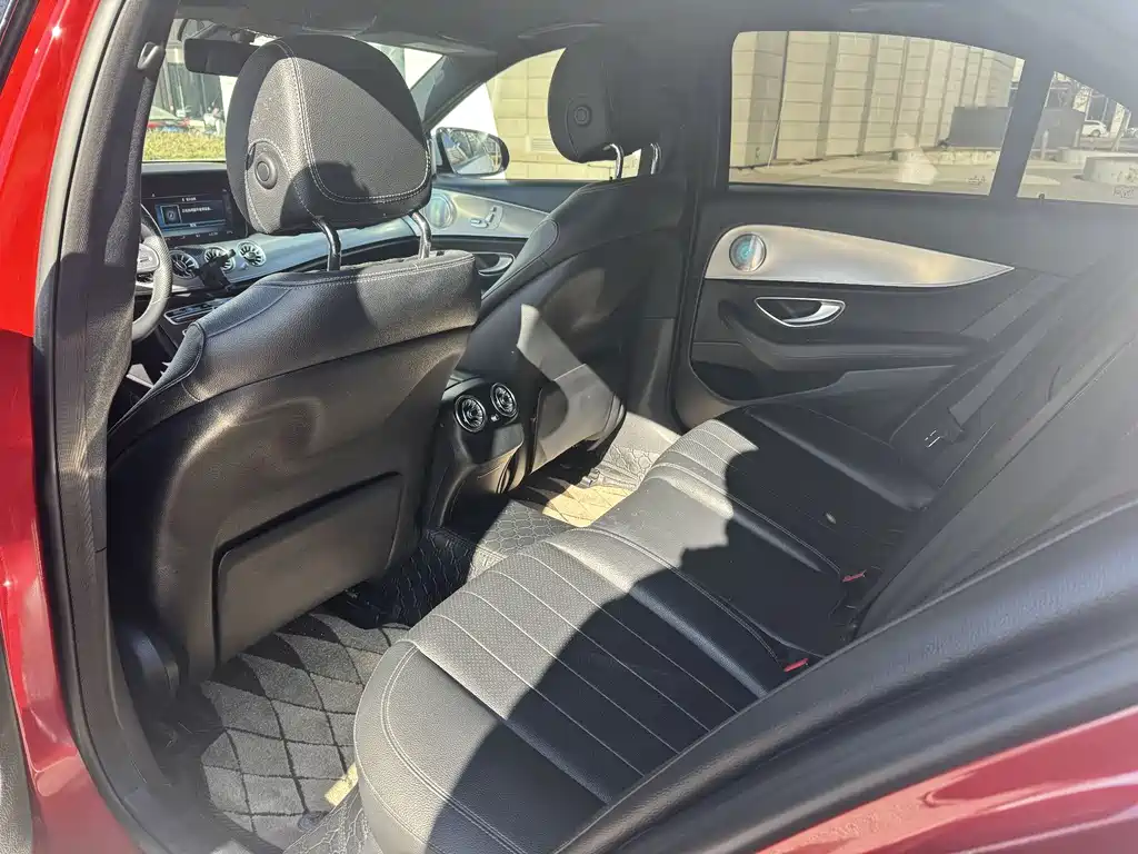 Mercedes-Benz E-Class 2019 — фото 14