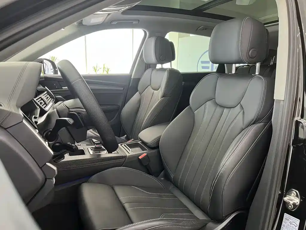 Audi Q5L 2023 — фото 10