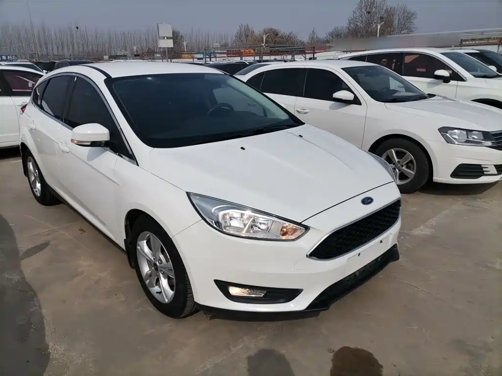 Ford Focus 2017 — фото 22