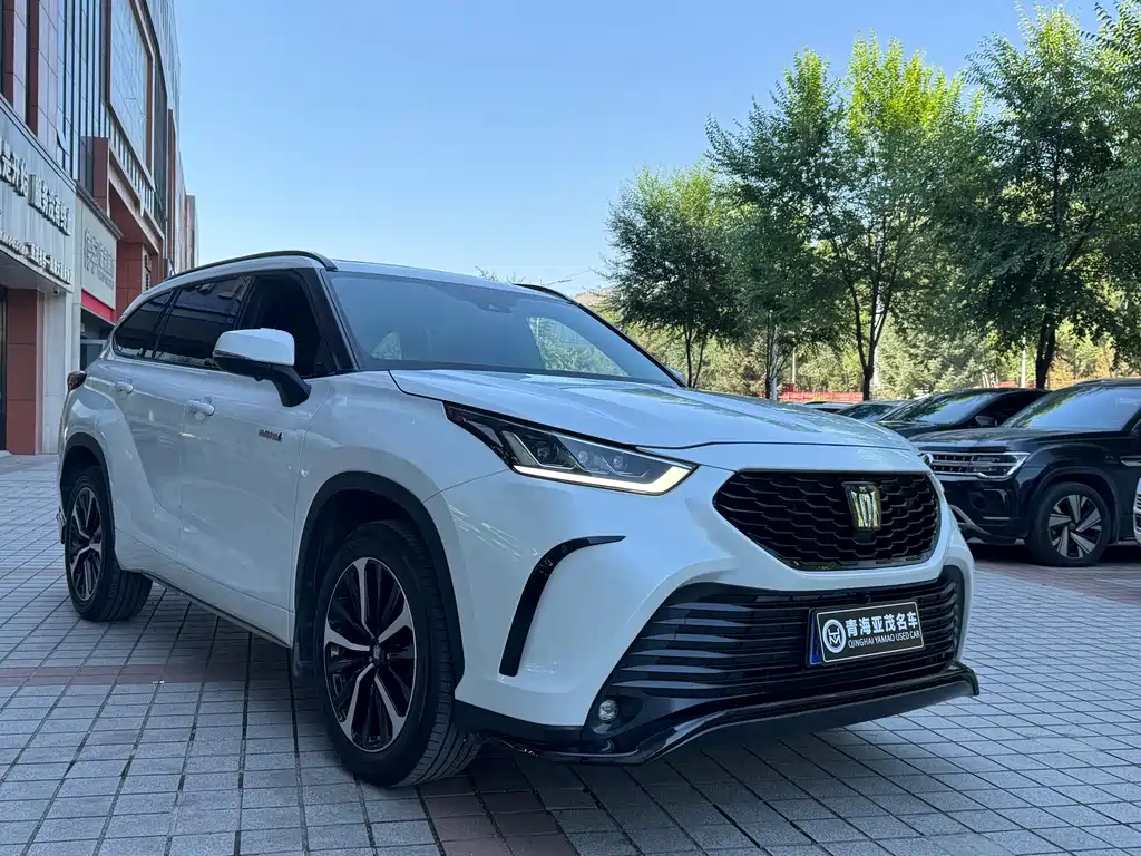 Toyota Crown Kluger 2024 — фото 3