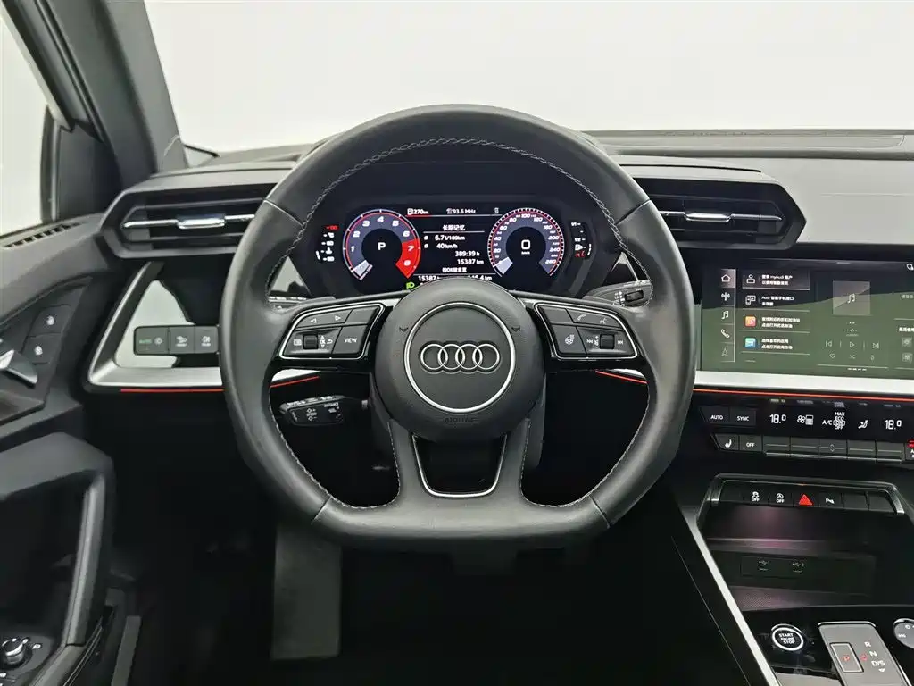 Audi A3 2024 — фото 11