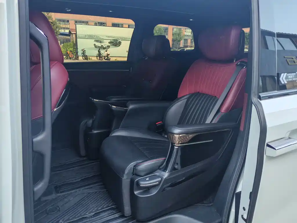 GAC Motor Trumpchi M8 2023 — фото 14