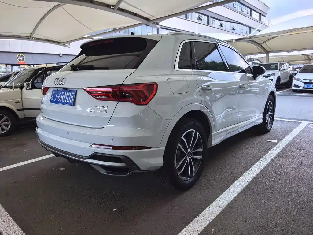 Audi Q3 2022 — фото 19