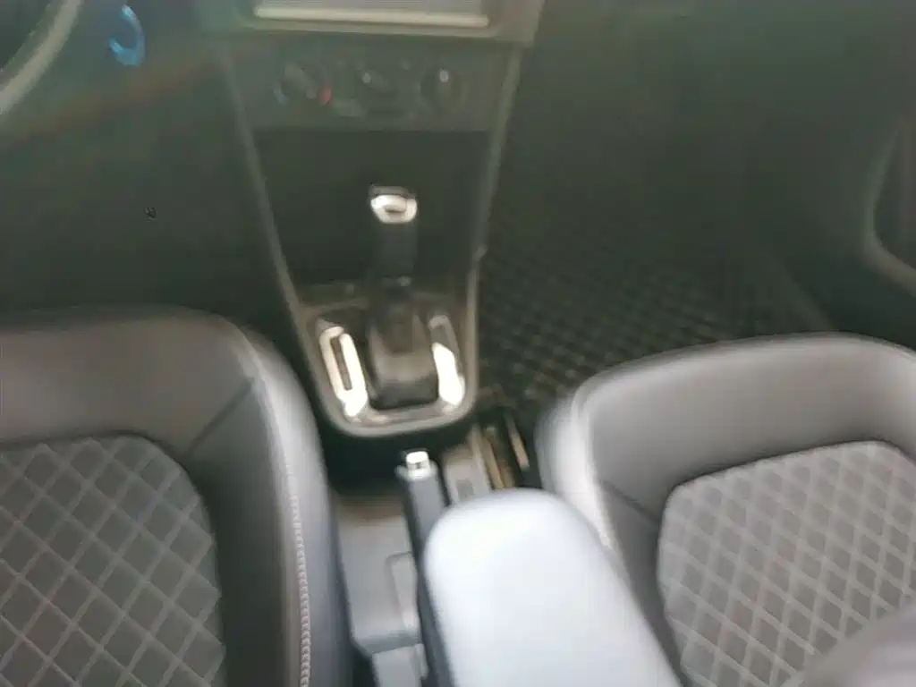 Skoda Rapid Spaceback 2020 — фото 14
