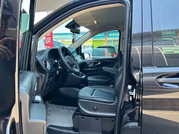 Mercedes-Benz Vito 2024