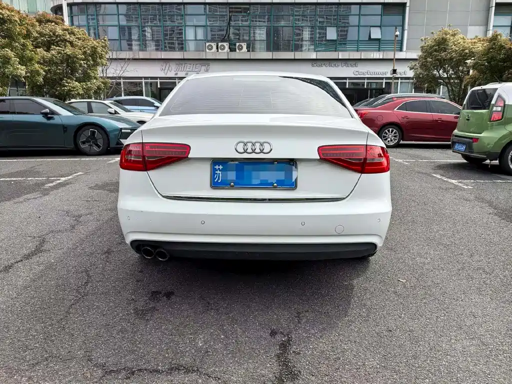 Audi A4L 2015 — фото 5