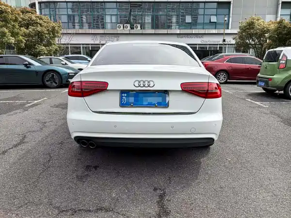 Audi A4L 2015