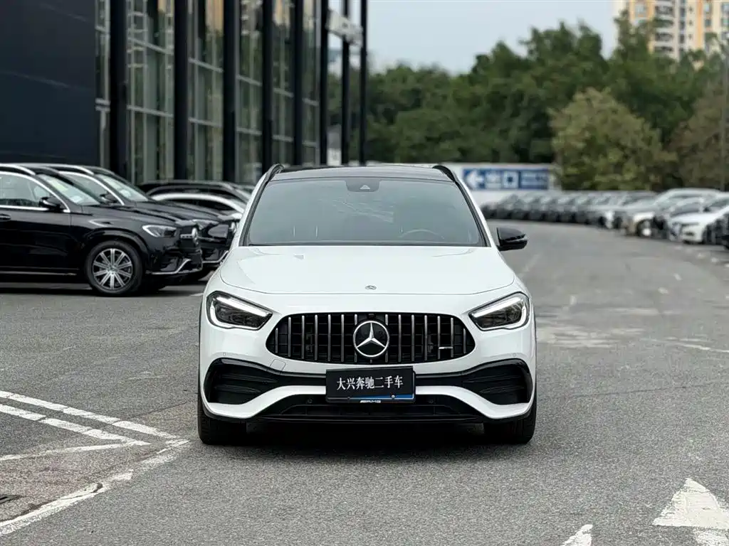Mercedes-Benz GLA AMG 2022 — фото 2