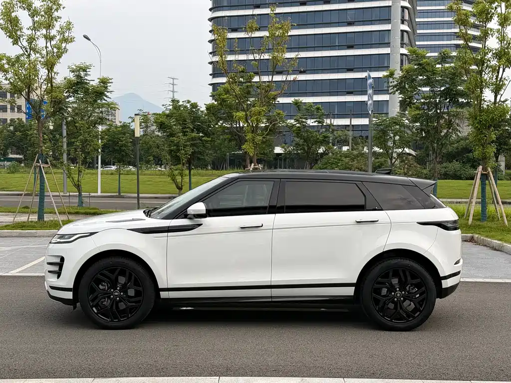 Land Rover Evoque 2023 — фото 3