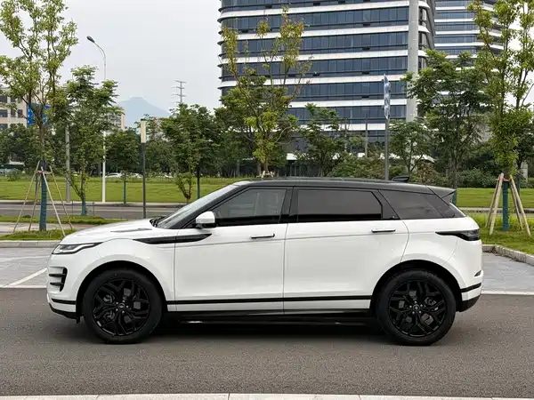 Land Rover Range Rover Evoque 2023