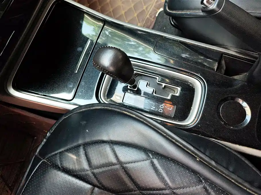 Mitsubishi Outlander 2017 — фото 16