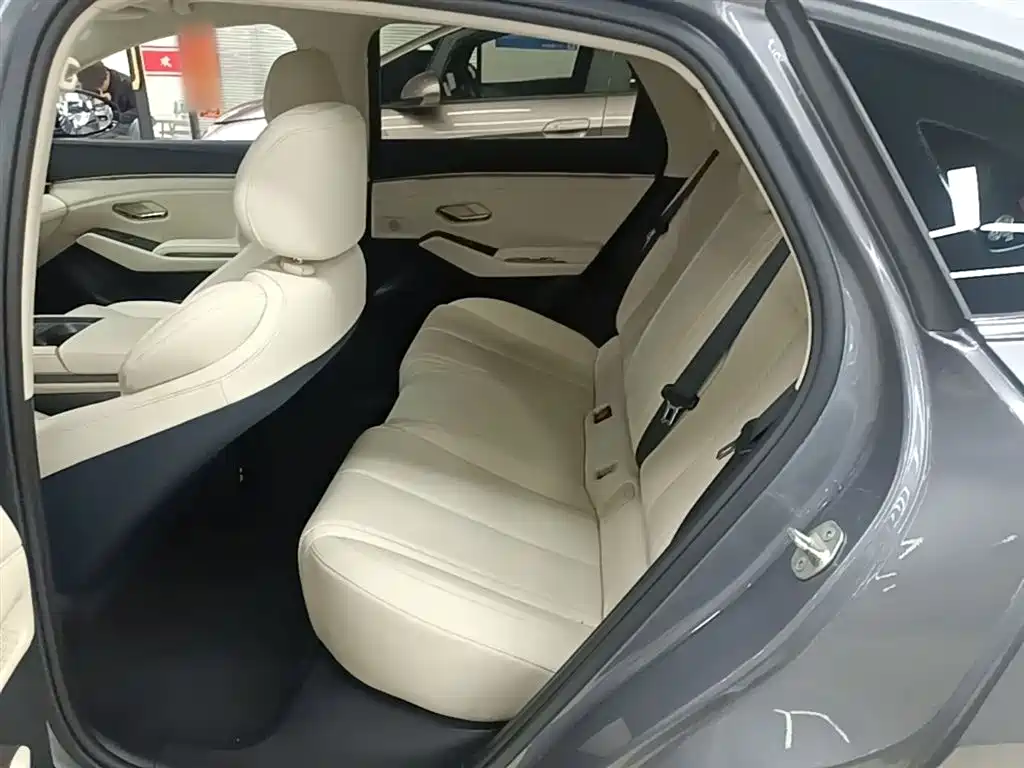 BYD Qin L 2025 — фото 17
