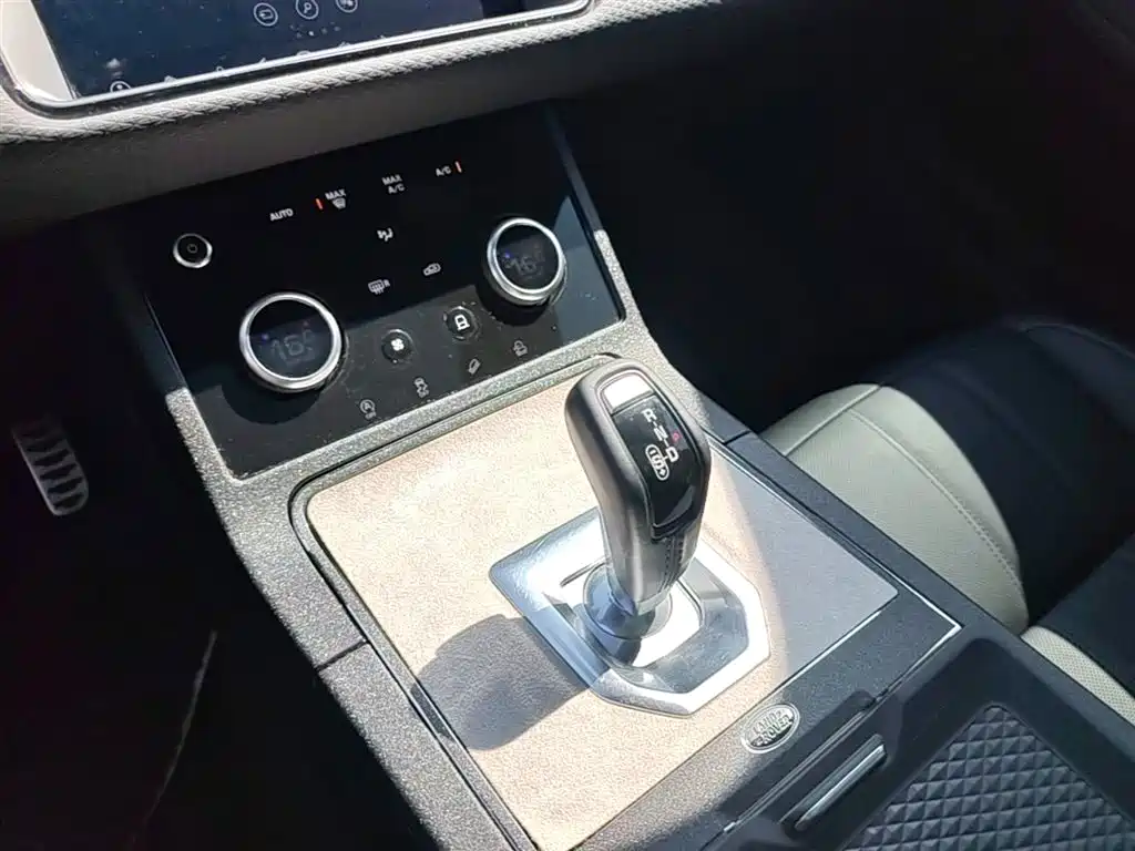 Land Rover Evoque 2021 — фото 14