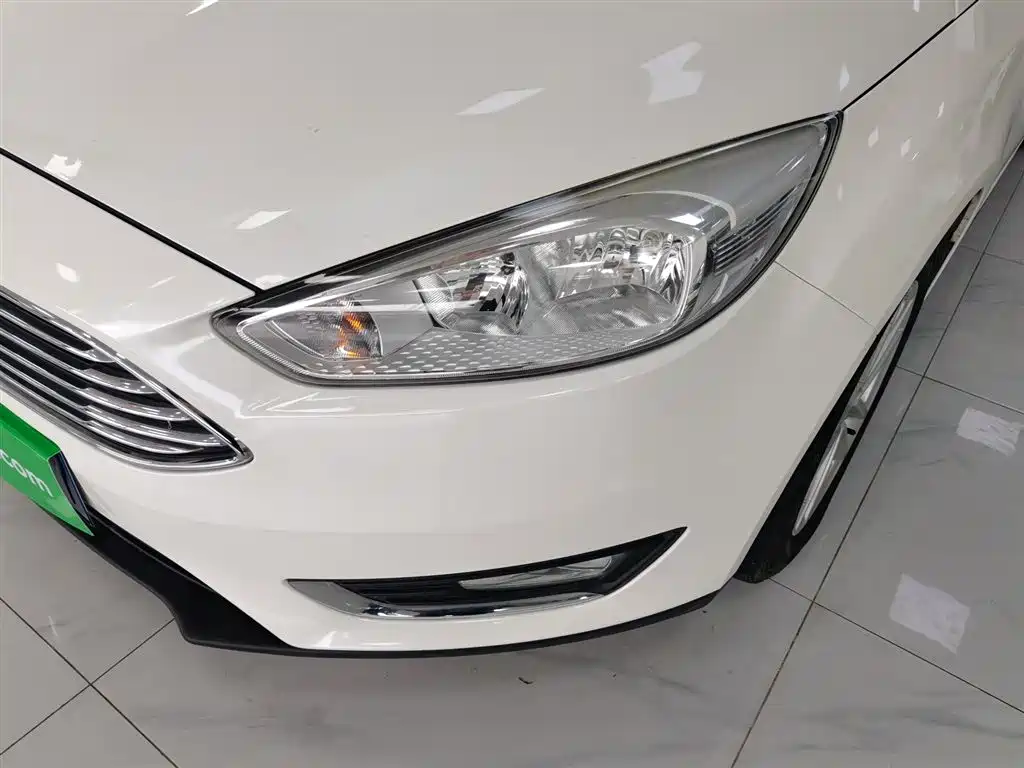 Ford Focus 2016 — фото 24