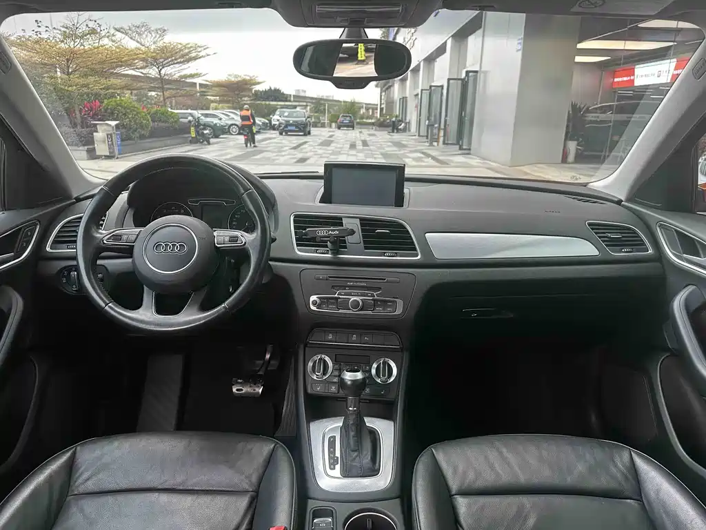 Audi Q3 2015 — фото 13
