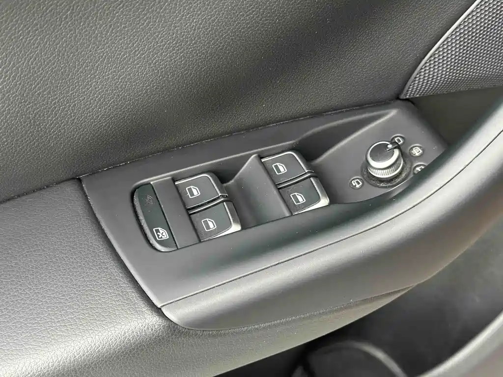 Audi Q3 2015 — фото 23