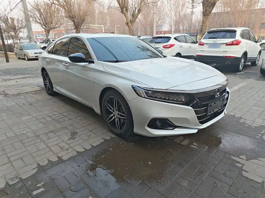 Honda Accord 2022 — фото 13
