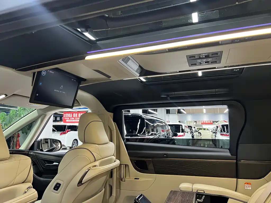 Toyota Alphard 2025 — фото 10