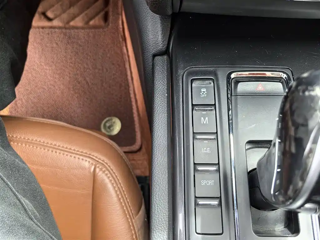Maserati Ghibli 2016 — фото 19