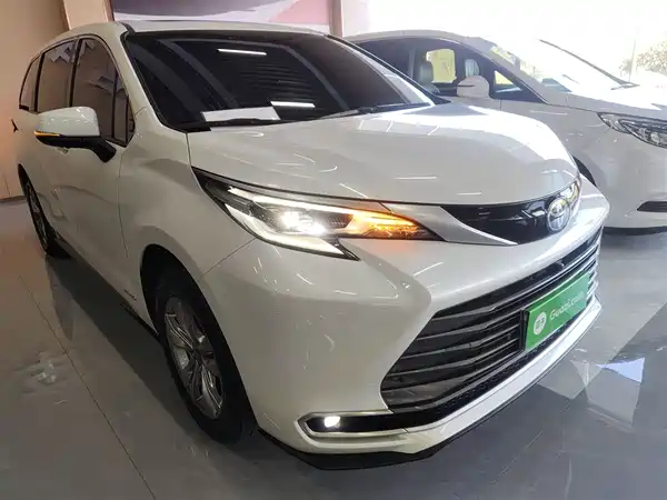 Toyota Sienna 2023