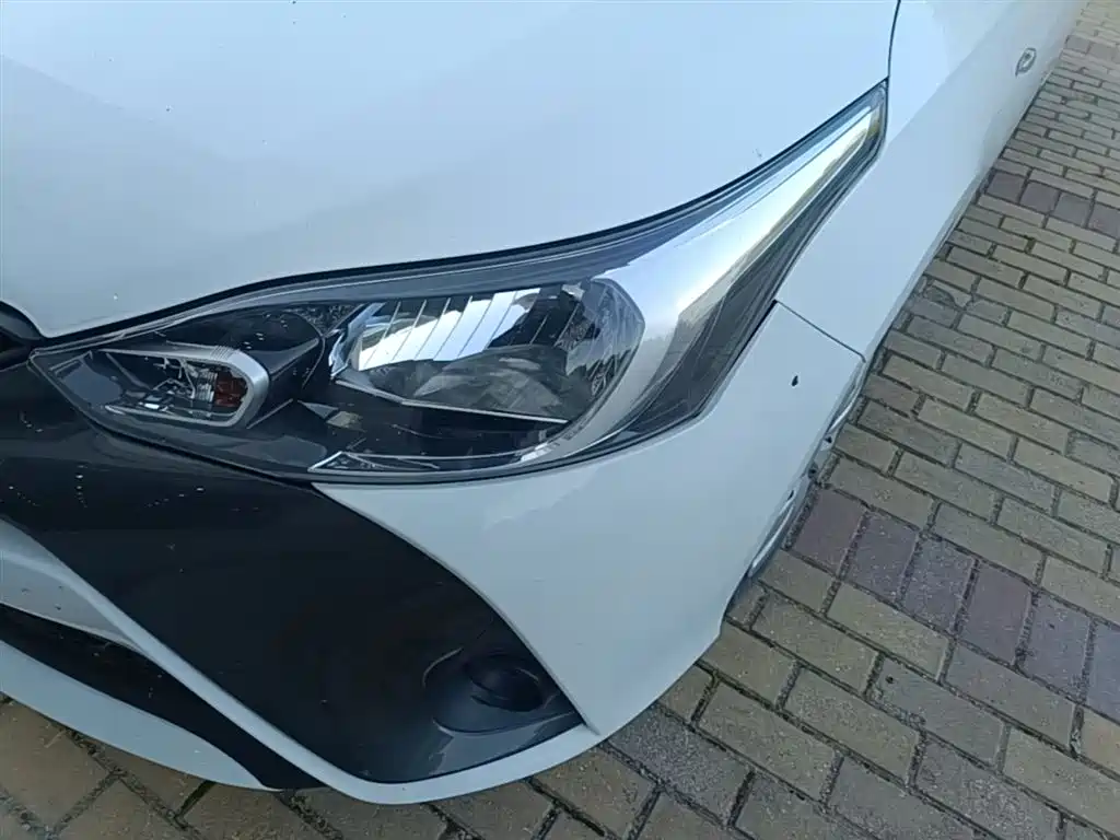Toyota Yaris L 2021 — фото 24